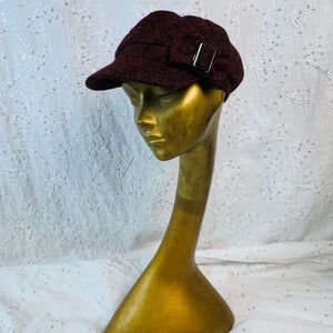 Y2K Red/Black Tweed Knit Buckle Cap with Quilted Lining – Newsboy Style Hat
